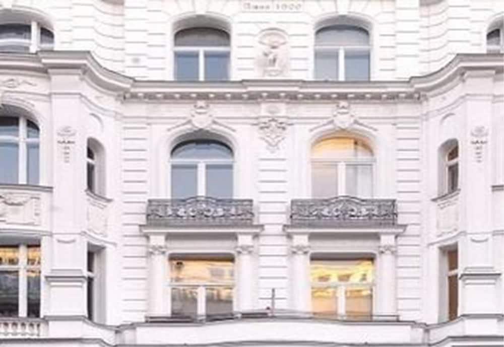 Hotel Pension Savoy Near Kurfuerstendamm 베를린 외부 사진