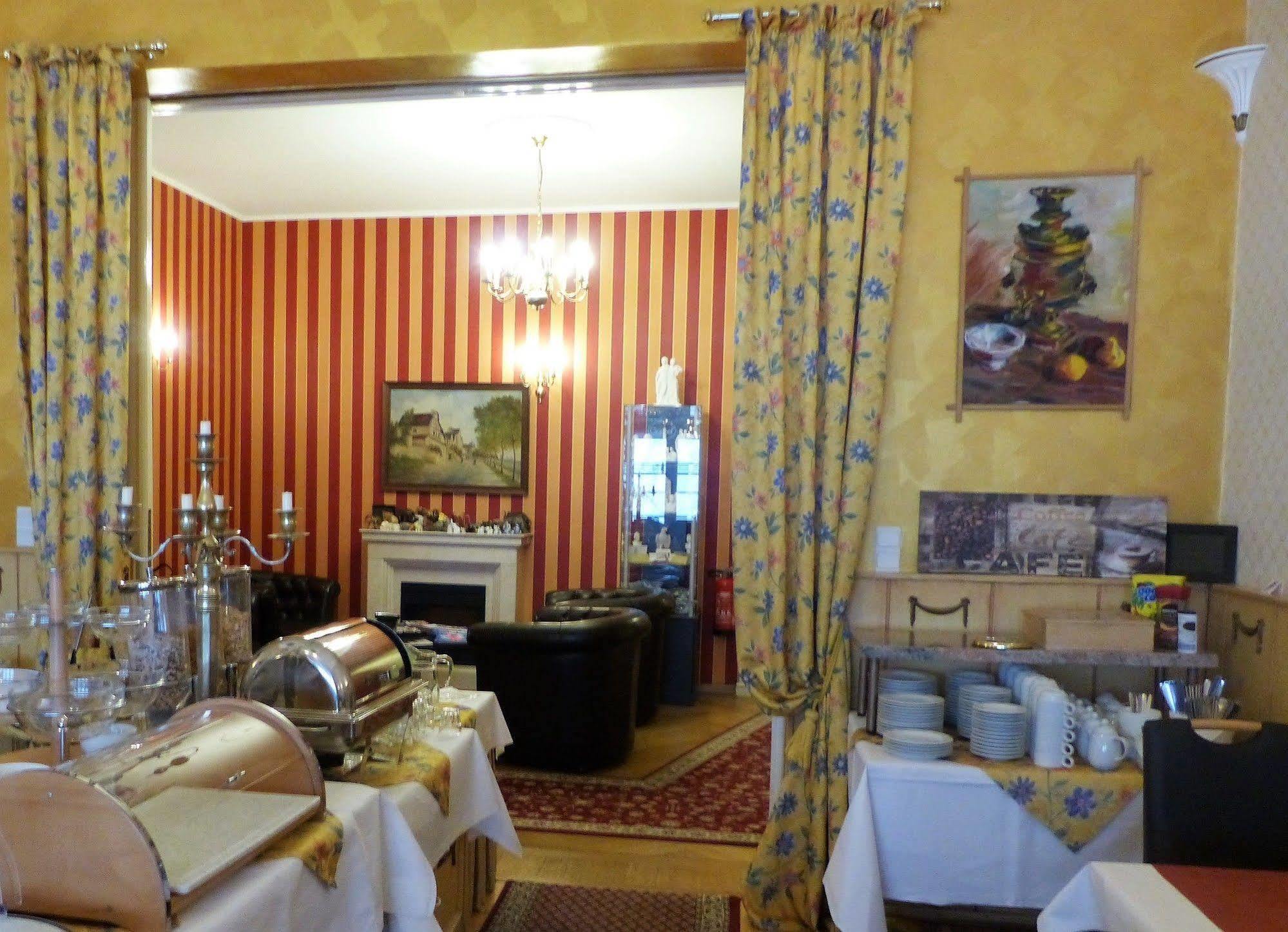 Hotel Pension Savoy Near Kurfuerstendamm 베를린 외부 사진