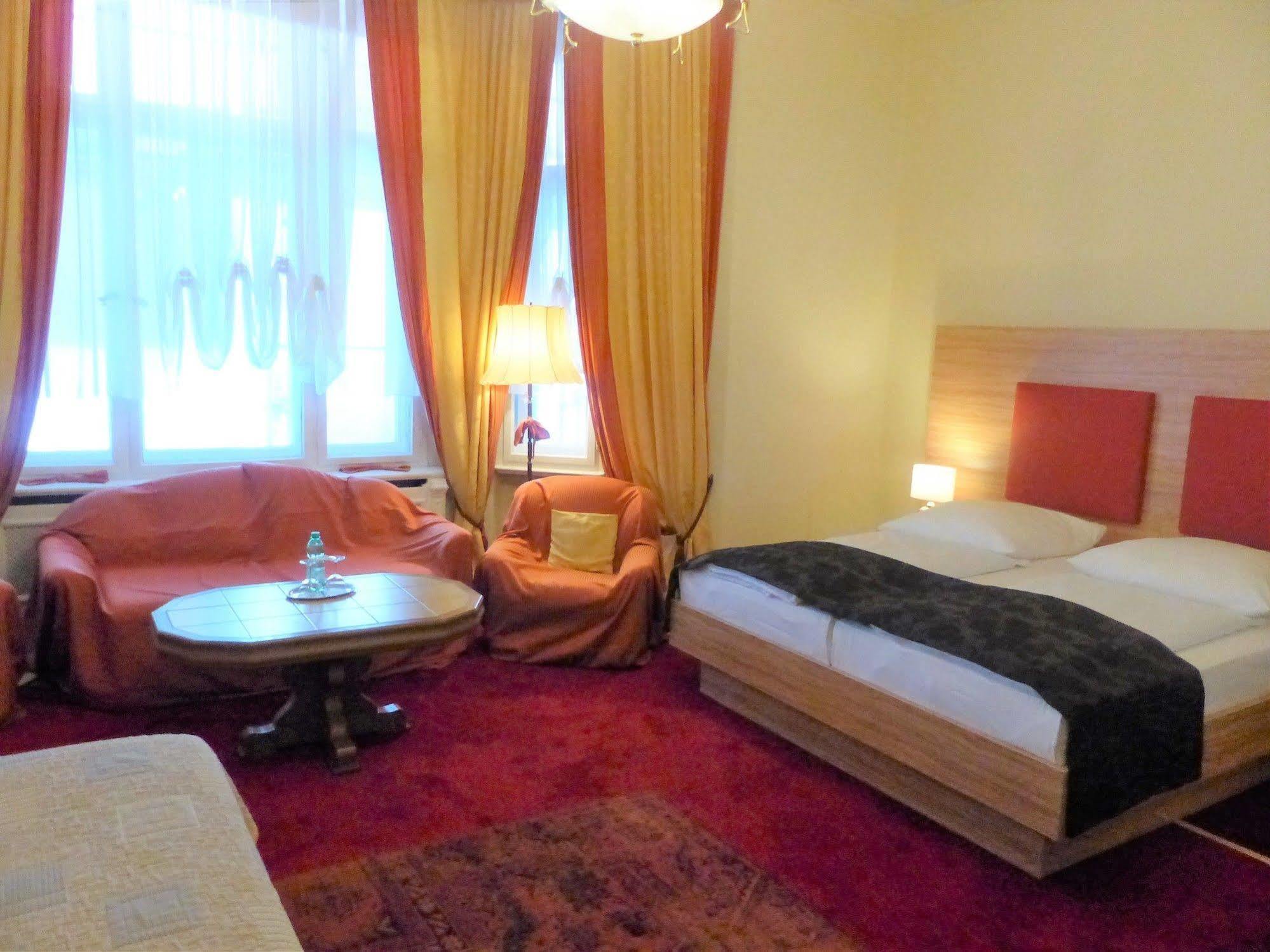 Hotel Pension Savoy Near Kurfuerstendamm 베를린 외부 사진
