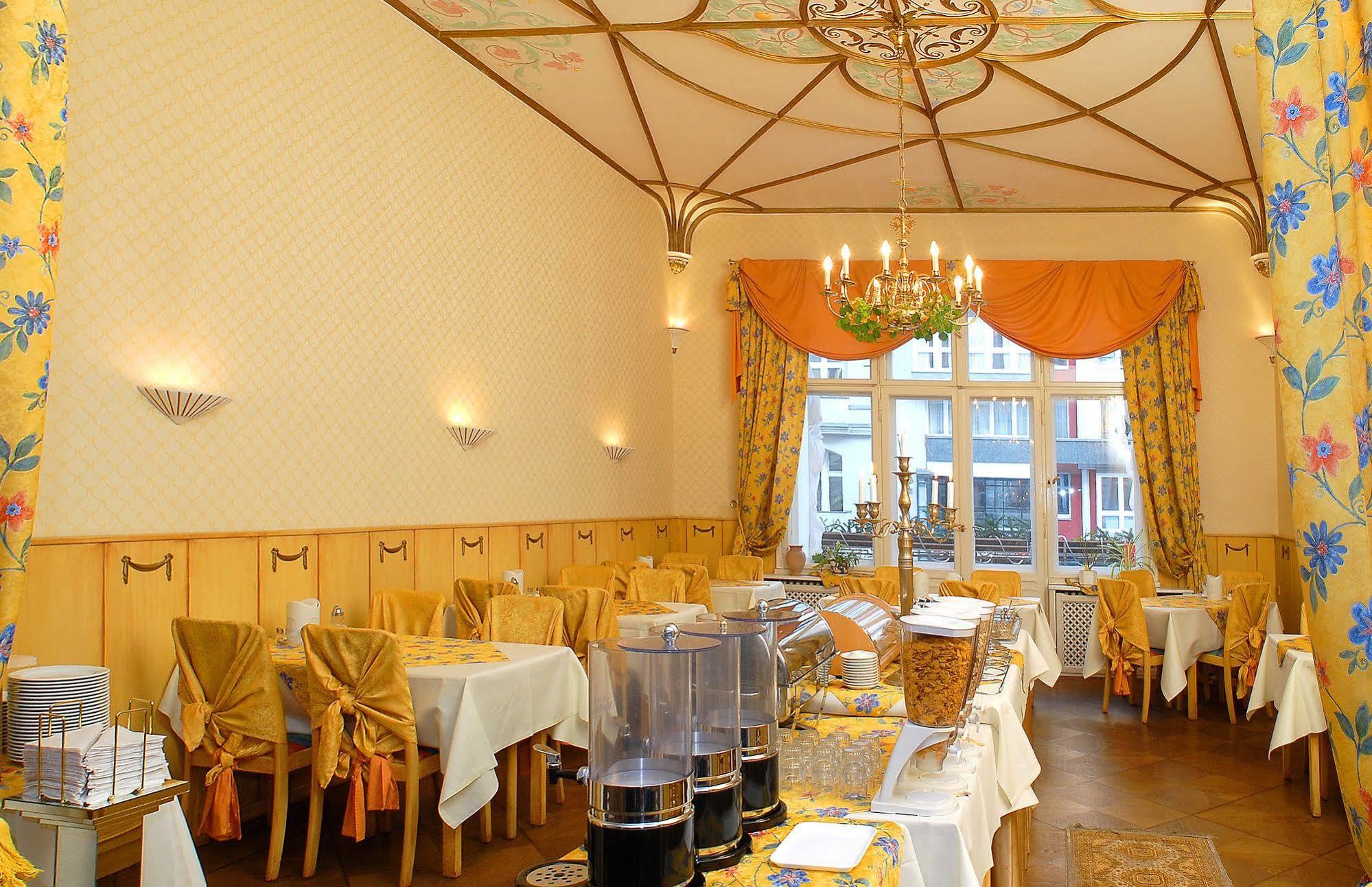 Hotel Pension Savoy Near Kurfuerstendamm 베를린 외부 사진