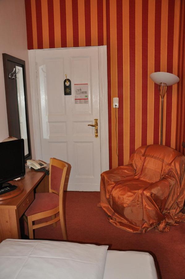 Hotel Pension Savoy Near Kurfuerstendamm 베를린 객실 사진