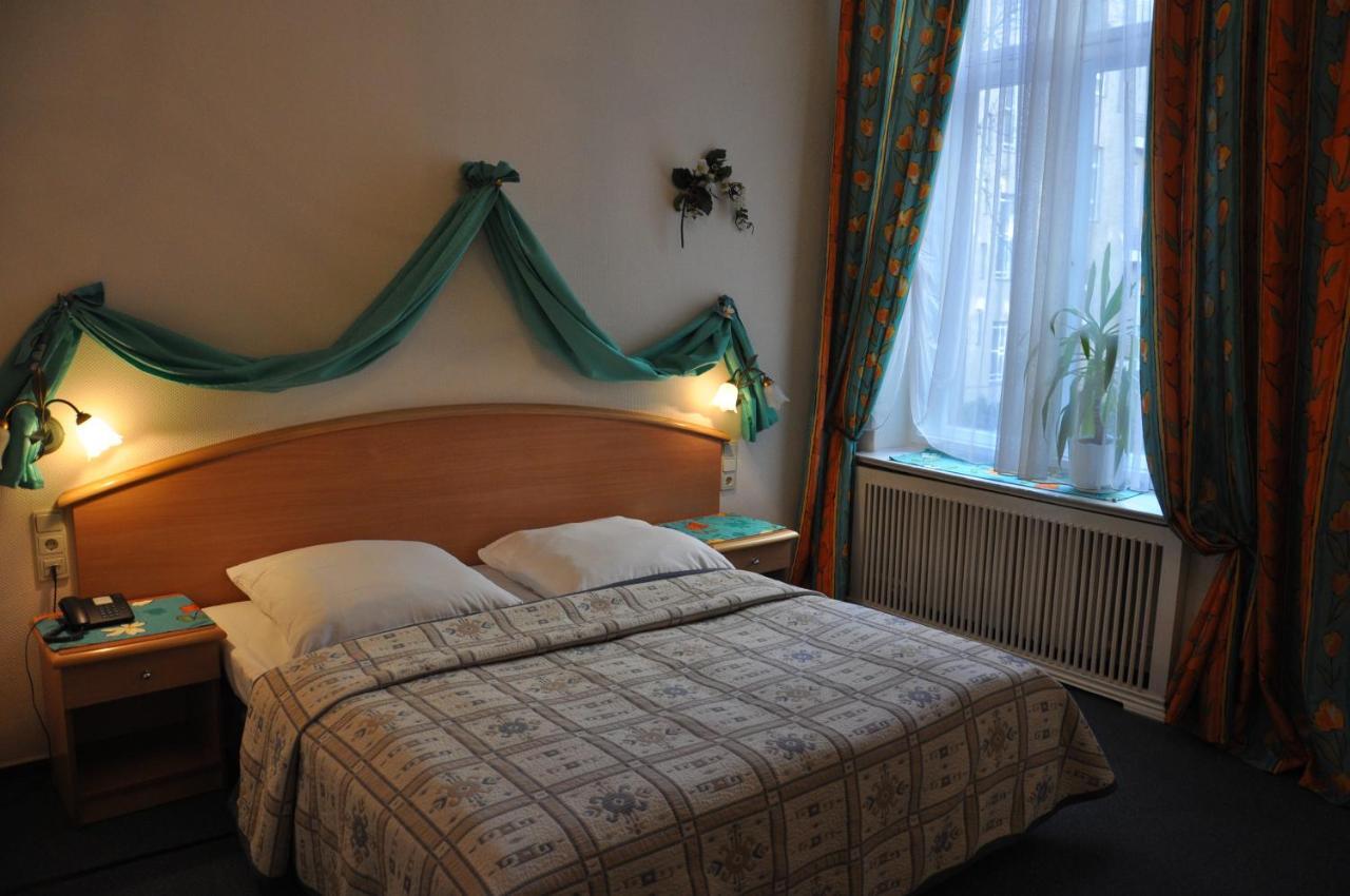 Hotel Pension Savoy Near Kurfuerstendamm 베를린 객실 사진