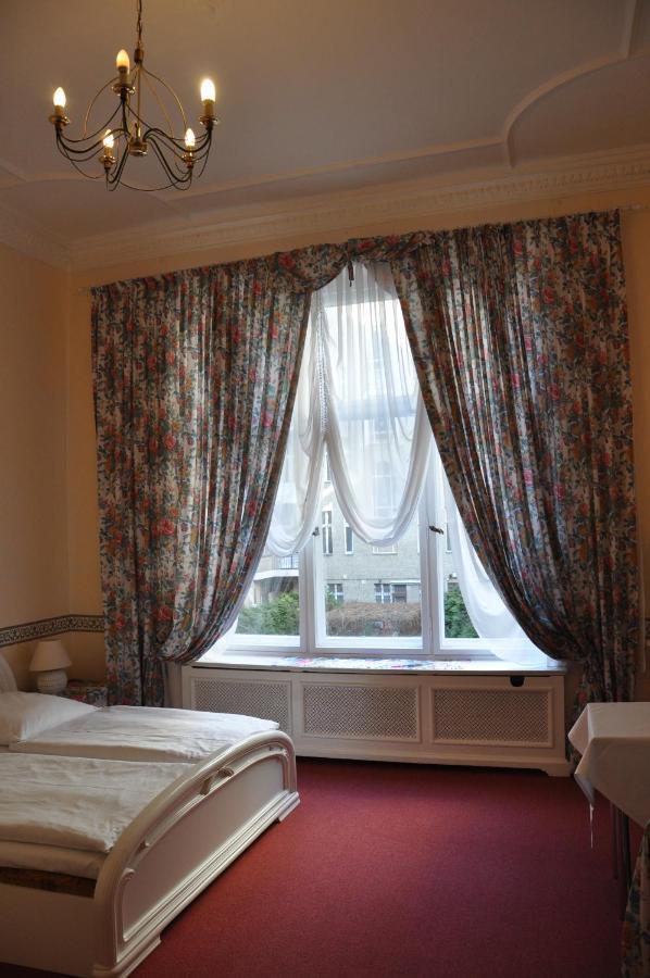 Hotel Pension Savoy Near Kurfuerstendamm 베를린 객실 사진